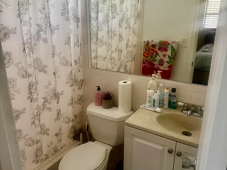 4804 NW 49th Ct — Photo 1