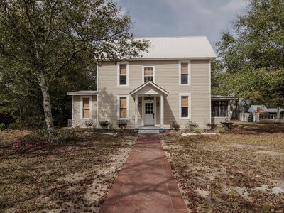 87 Bay Ave, Defuniak Springs, FL, 32435