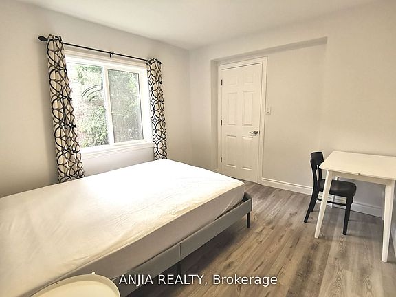 5th image of 256 Homewood Ave #1