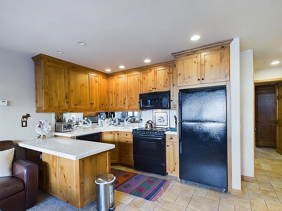 4th image of 125 Picabo St #F7