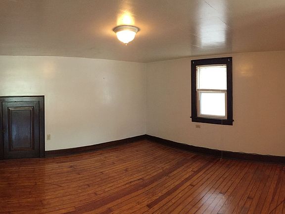 5th image of 1008 Evergreen Ave