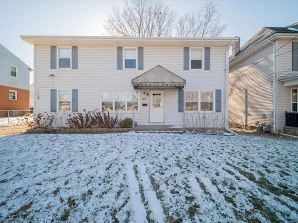 813 E Bell St, Bloomington, IL 61701