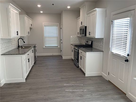 2nd image of 1021 Sunshine Court Ct