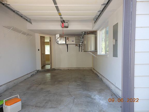 2nd image of 400 Walnut Way