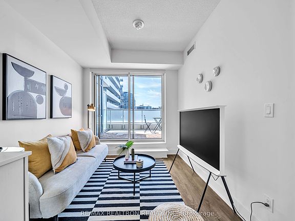 4th image of 188 Fairview Mall Dr #606