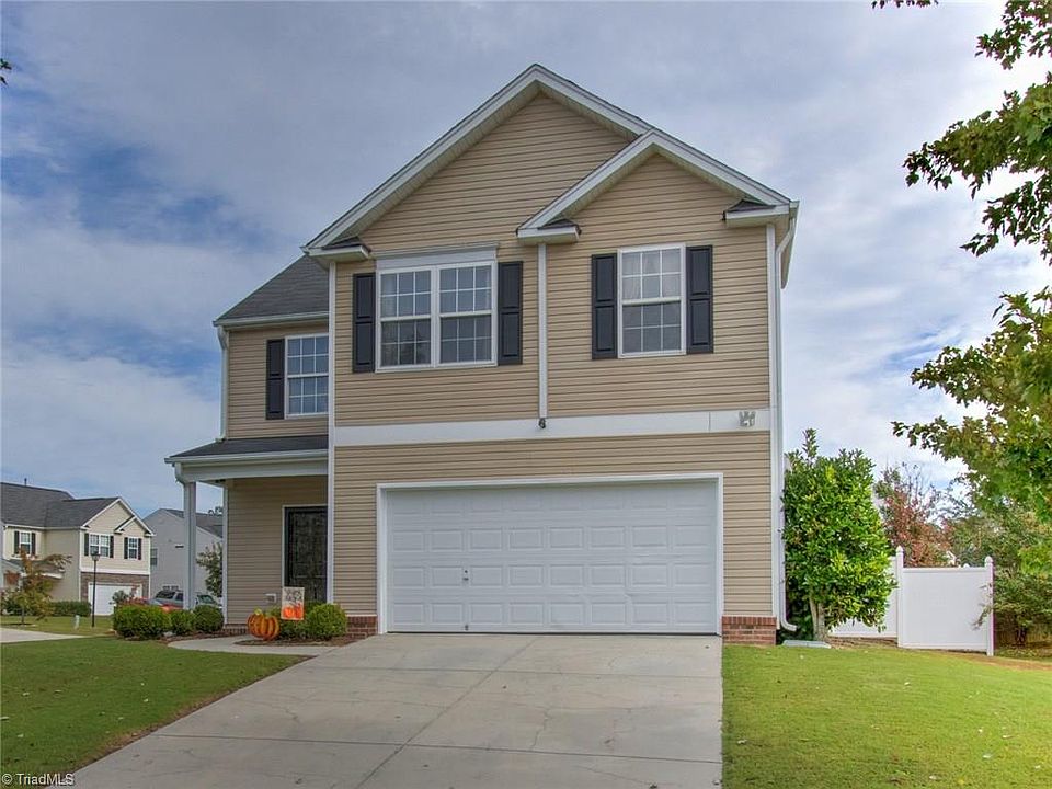 1st image of 5103 Silverbrook Dr
