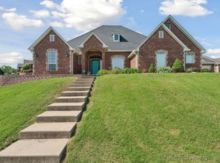 316 E 44th St, Sand Springs, OK 74063