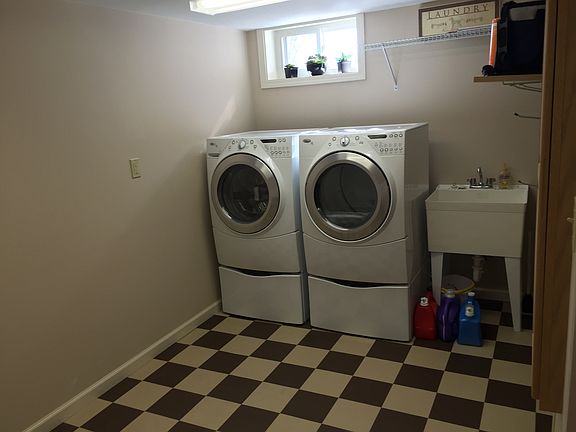 5th image of 403 Meier Dr