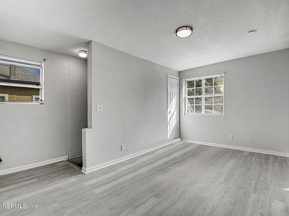 4th image of 1337 W 23RD Street
