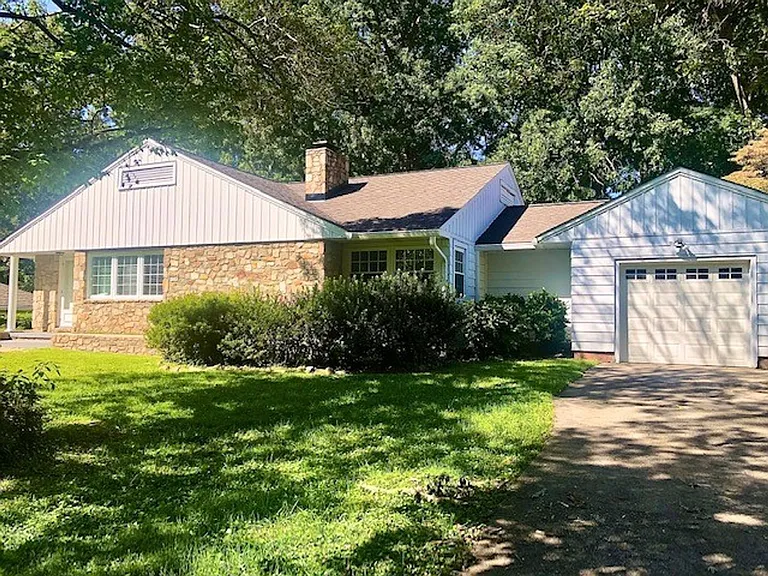 3331 Nottingham Rd — Photo 2