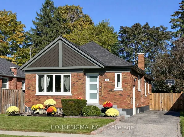 103 Oakes Ave #Basement, Oshawa, ON L1G 6C5