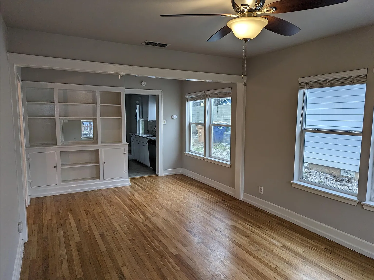 2 bed, 2.0 bath, 1081 sqft, $2,600 — Photo 3