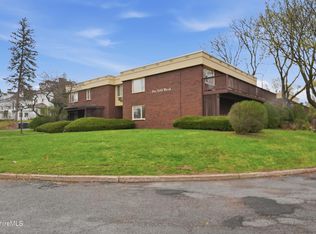 1 Colt Rd APT 1, Pittsfield, MA 01201