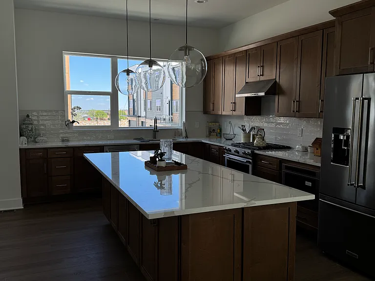 830 Josephine Way — Photo 4