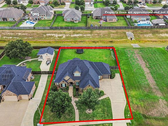 2nd image of 1016 Shady Oaks Dr
