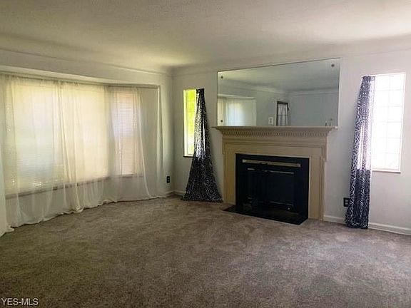 4th image of 400 E 270th St