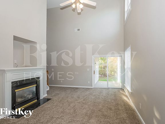 4th image of 3216 Castlemaine Dr