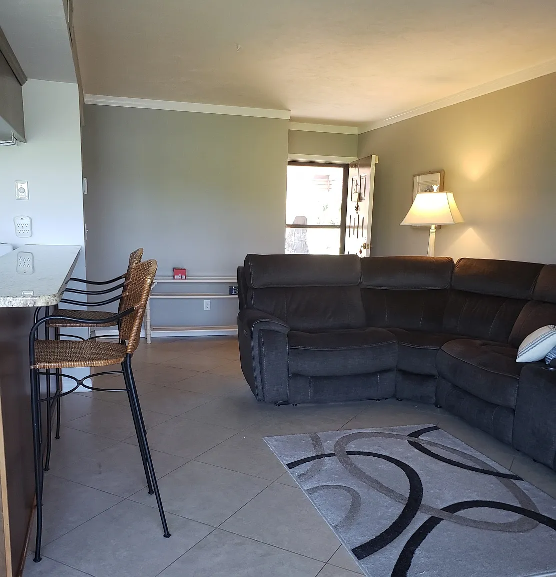 2 bed, 1100 sqft, $1,700 — Photo 4