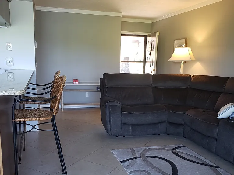 5530 Trailwinds Dr #712 — Photo 4