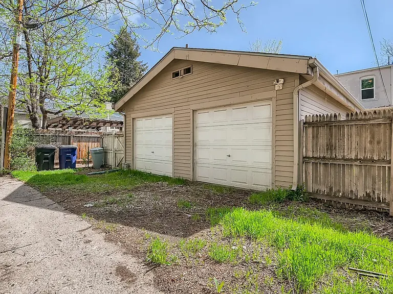 2343 Hooker St — Photo 18
