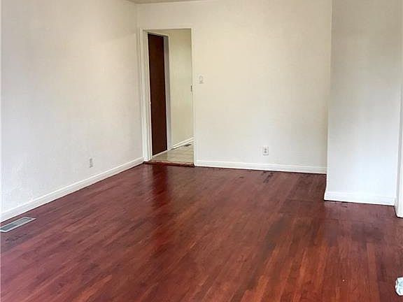 2nd image of 4013 SE 24th St