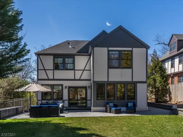 85 Pine St, Millburn Twp., NJ 07041