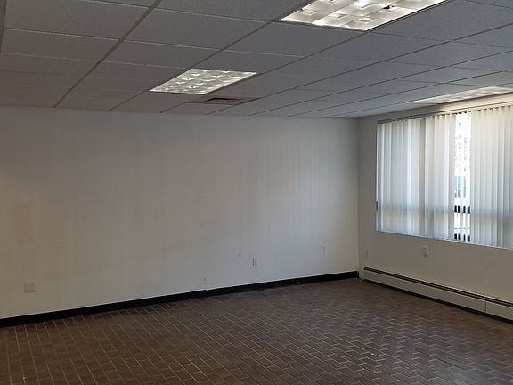 5th image of 77 Lafayette Ave