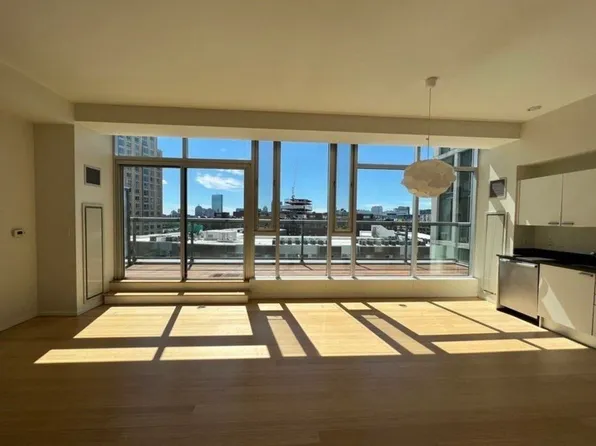 2 Earhart St Unit 910, Cambridge, MA 02141