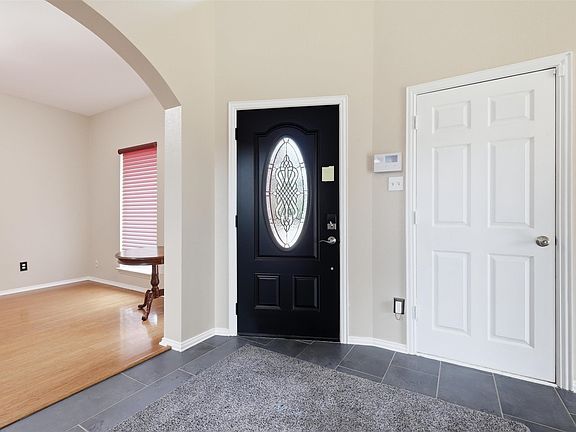 4th image of 119 Dogwood Trl