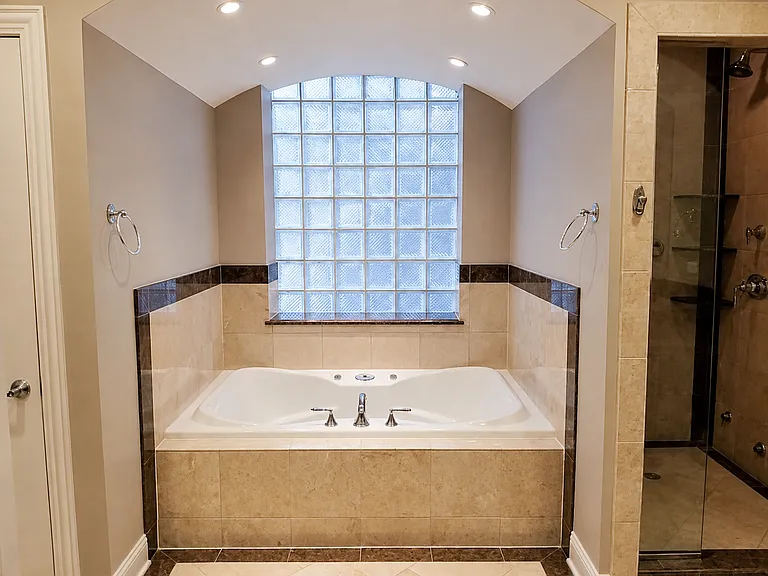 3545 N Wilton Ave #3S — Photo 7