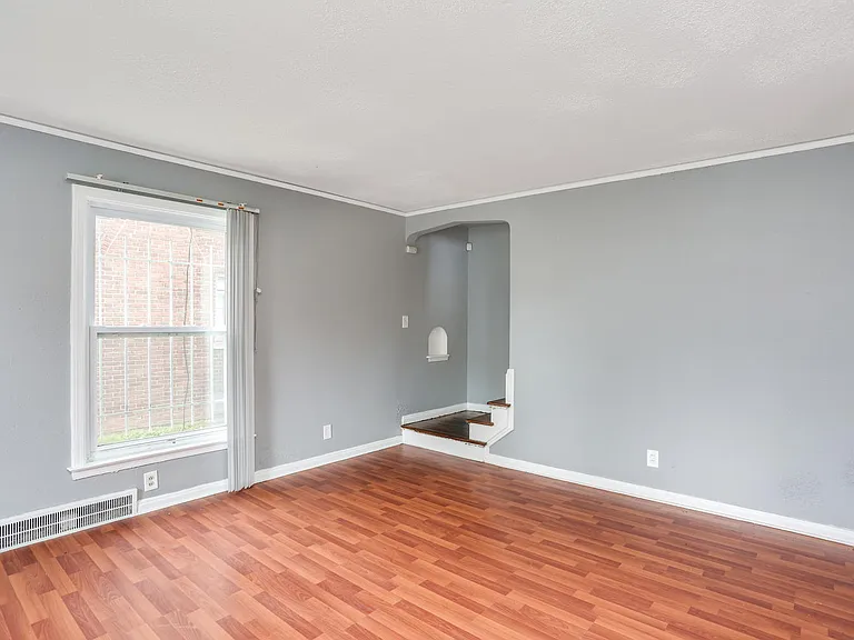 4374 Devonshire Rd — Photo 10