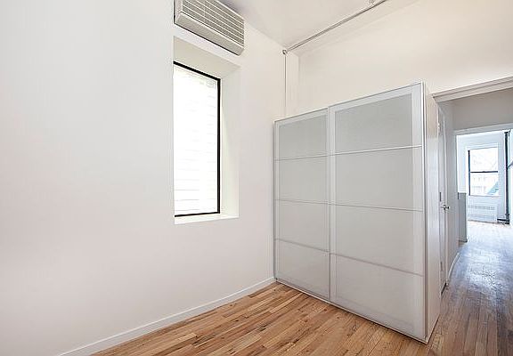 5th image of 214 Mulberry St APT 2A