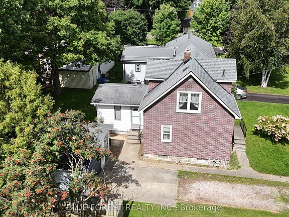 3rd image of 228 Flora St