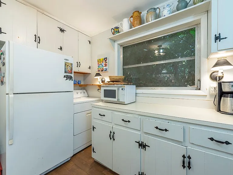 334 Chapman Rd — Photo 16