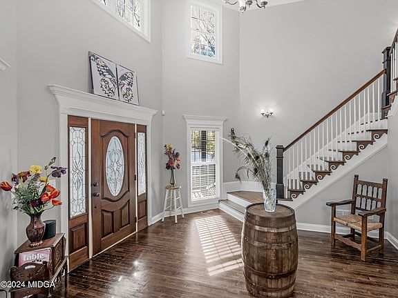 3rd image of 435 N Green Cir