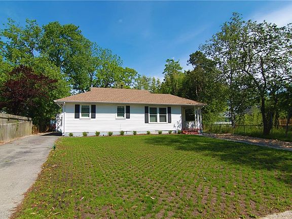 2nd image of 1744 N Lakeland Dr