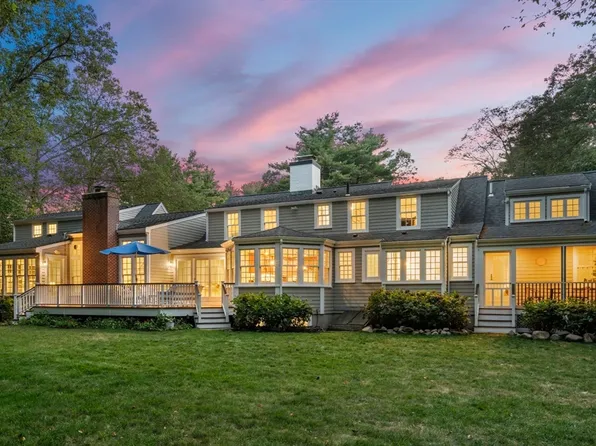 37 Pequot Rd, Wayland, MA 01778