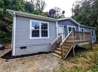 111 Bridges Cove Rd, Leicester, NC 28748