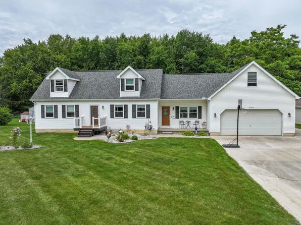 3084 Eugene St, Burton, MI 48519