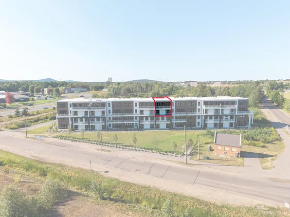2401 N Lakeshore Blvd Unit 13, Marquette, MI 49855