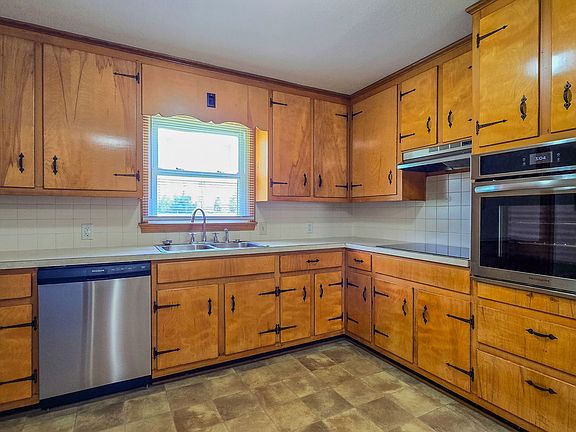 2nd image of 2460 Sedalia Dr