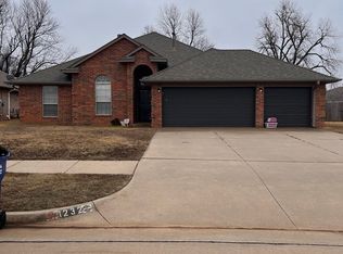 1232 W Churchill Way, Mustang, OK 73064