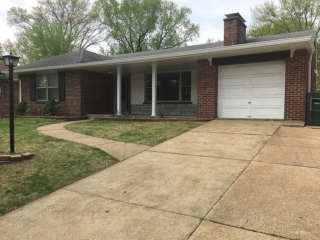 6009 Jamieson Ave photo 1