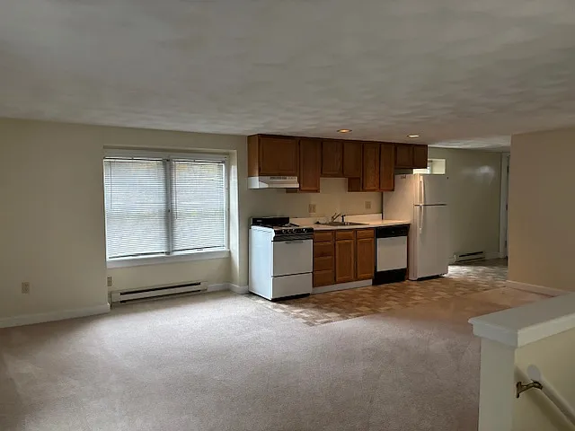 17 Maywood Ln #C — Photo 6