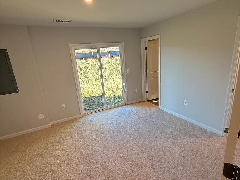 121 Oldfield Dr — Photo 26