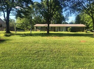 10927 Carolwood Lakeview Dr, Northport, AL 35475