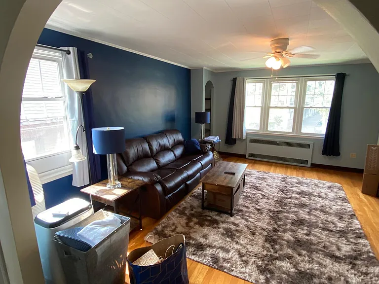 250 Lincoln Ave #4 — Photo 2