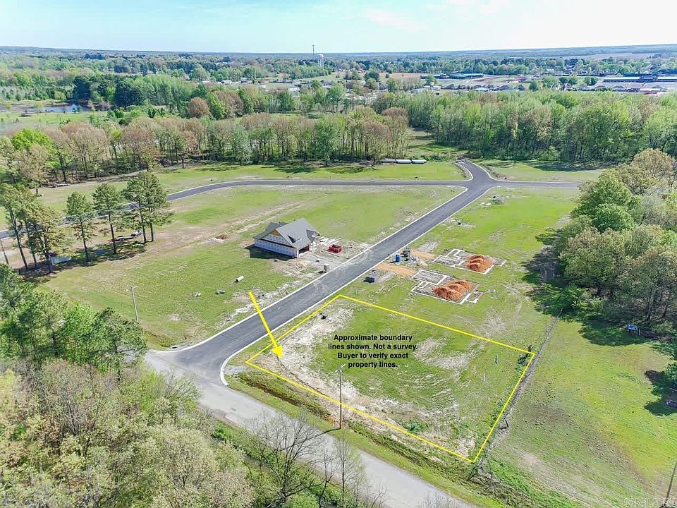 1st image of 100 Horseshoe Creek Dr