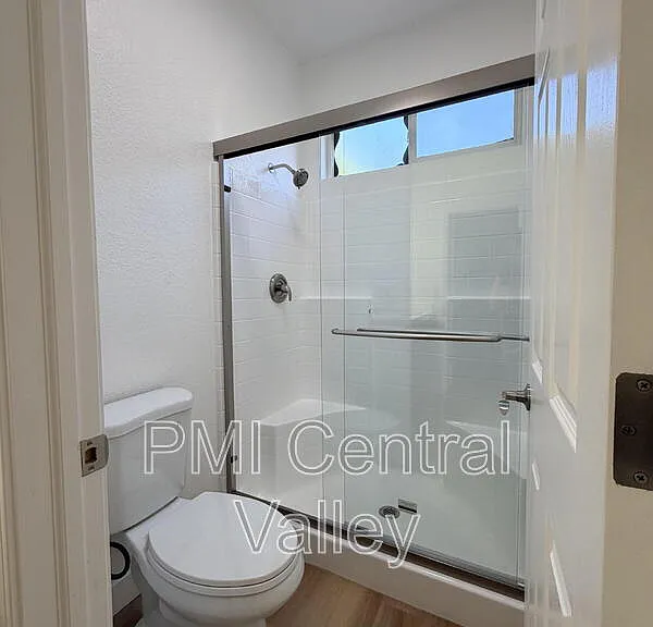2210 Birchwood Ct — Photo 24