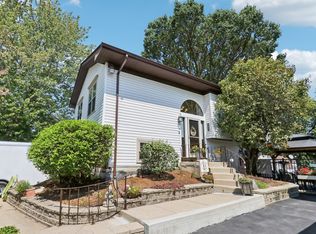 605 Nez Perce Ct, Carol Stream, IL 60188